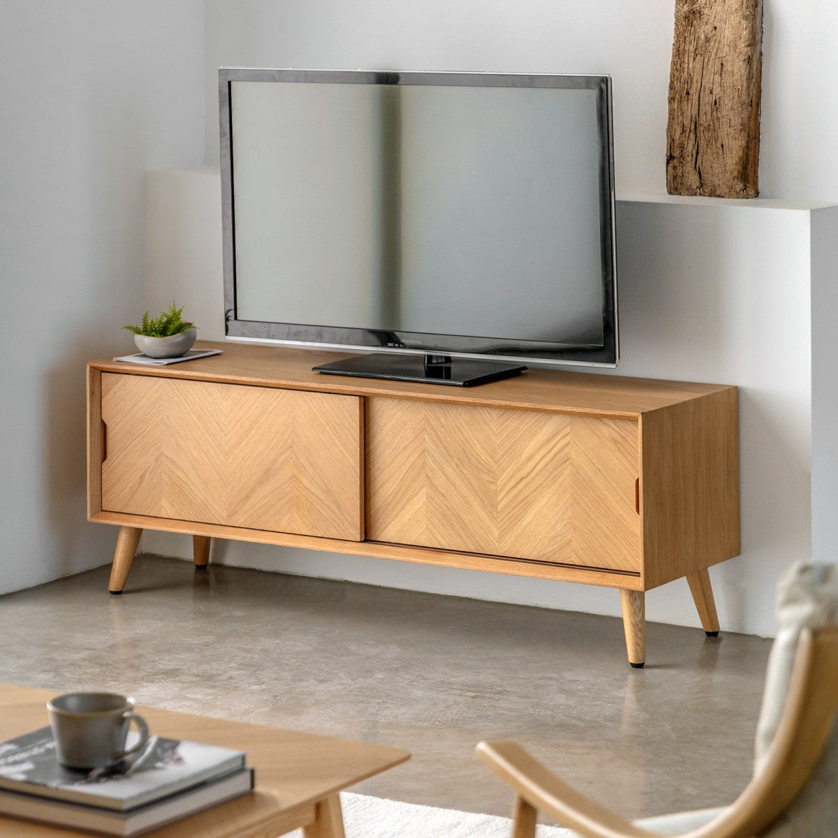 Veranda Media Unit lifestyle