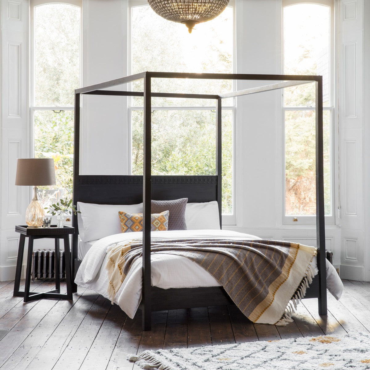 Kahlo Bed (2) Black lifestyle