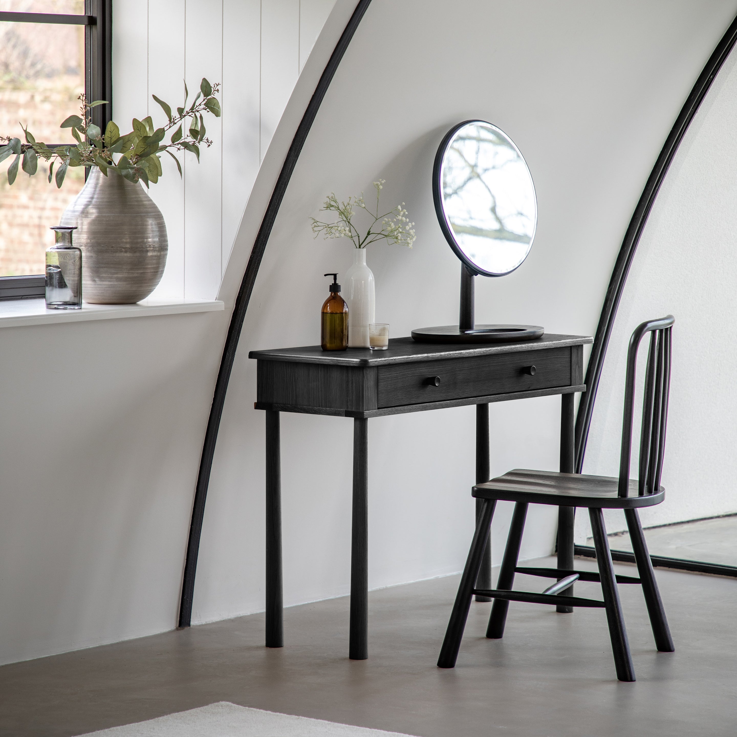Mondrian Dressing Table Black lifestyle