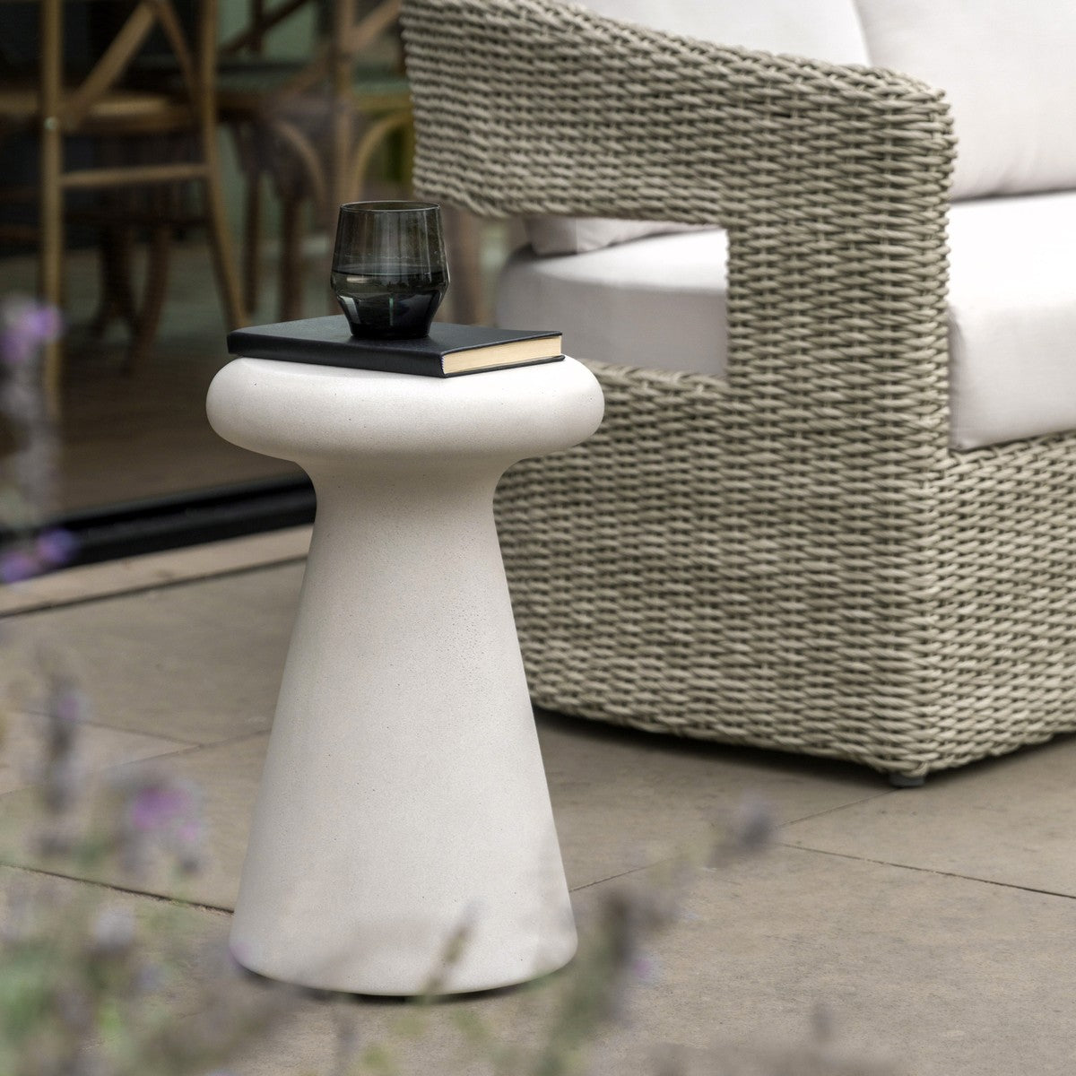 Botticelli Side Table Concrete lifestyle