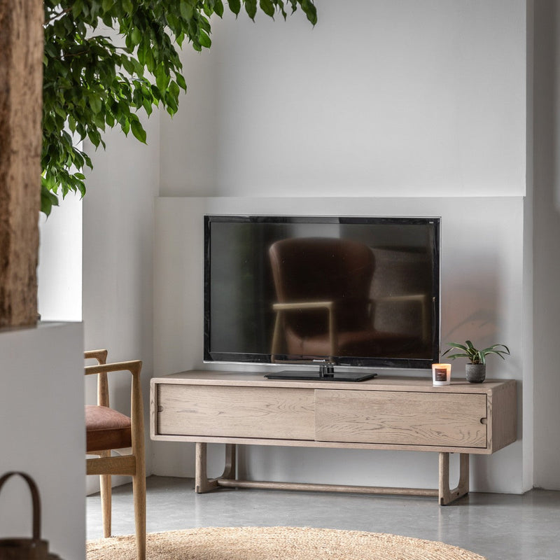 Shaker Media Unit Smoked lifestyle
