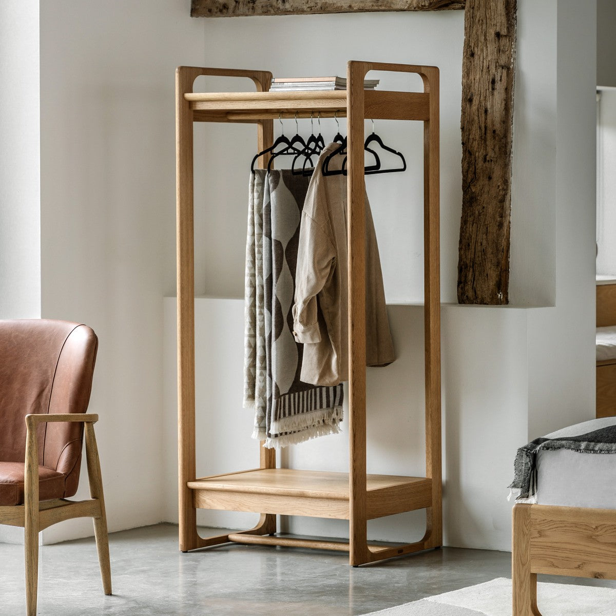 Shaker Wardrobe lifestyle