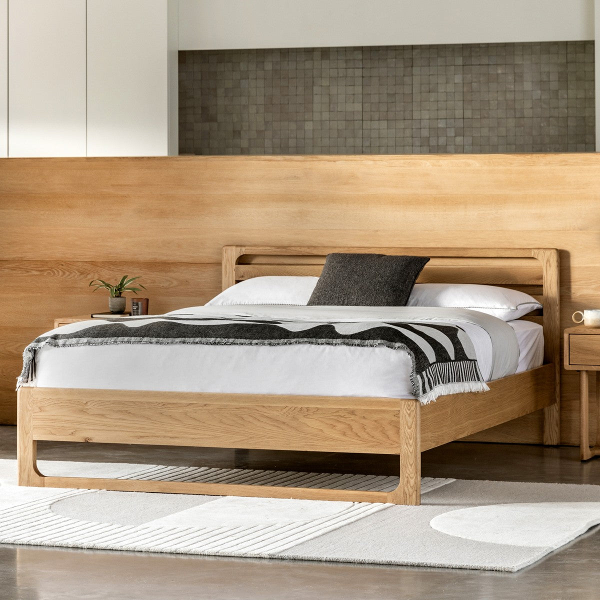 Shaker Bed King lifestyle