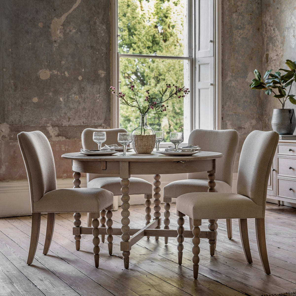 Aalto Dining Table (Round) lifestyle