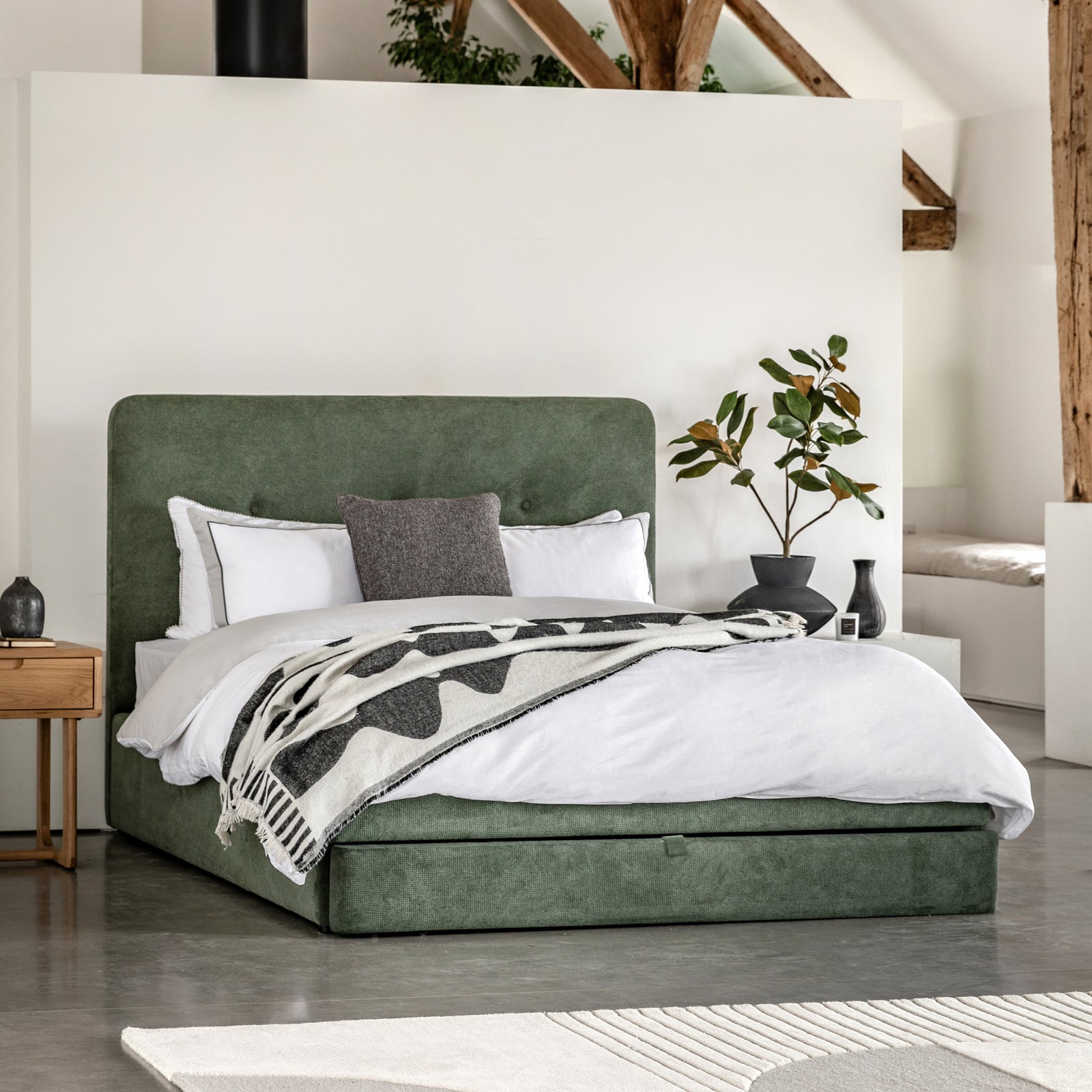 Wilde Bed Green lifestyle