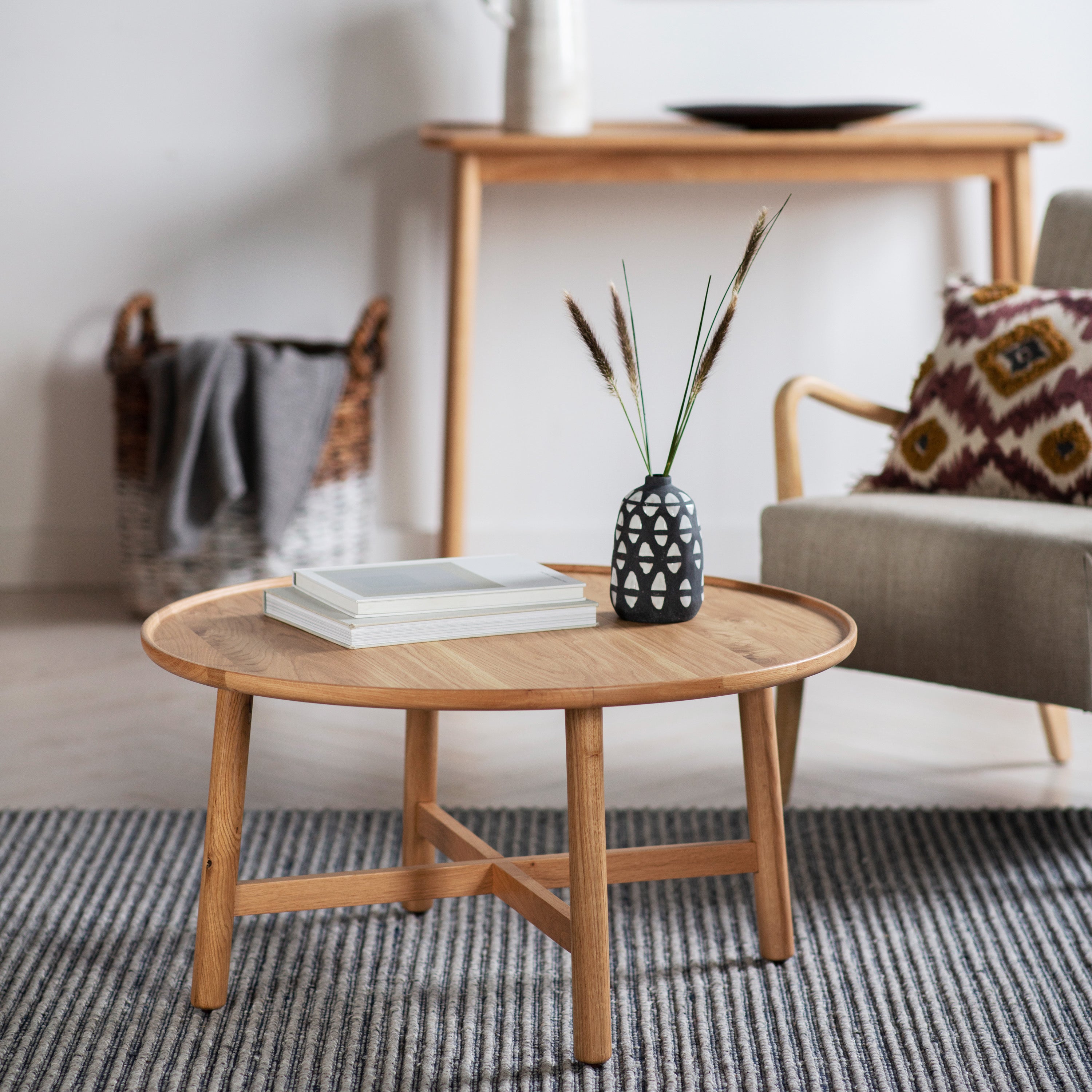 Morris Round Coffee Table Oak lifestyle