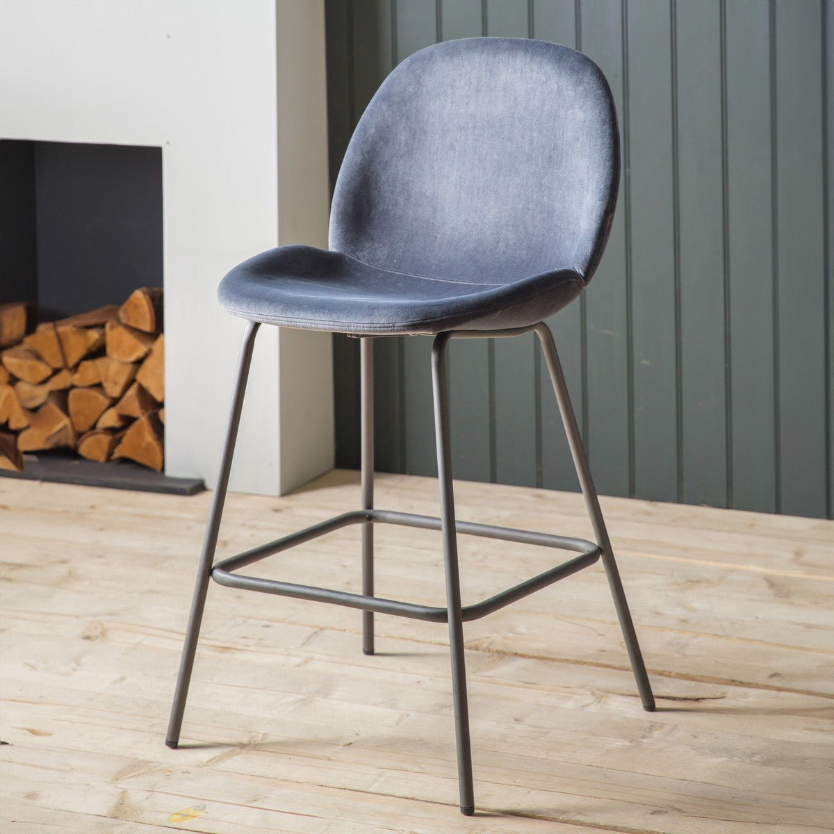 Pergola Stool lifestyle