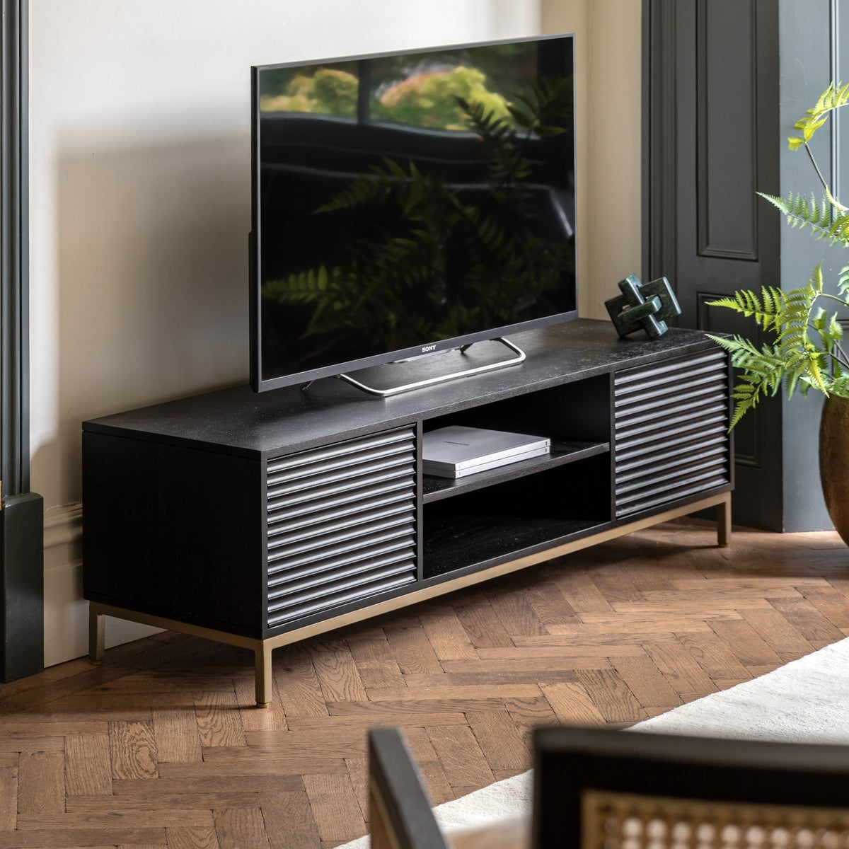 Clifton Media Unit lifestyle