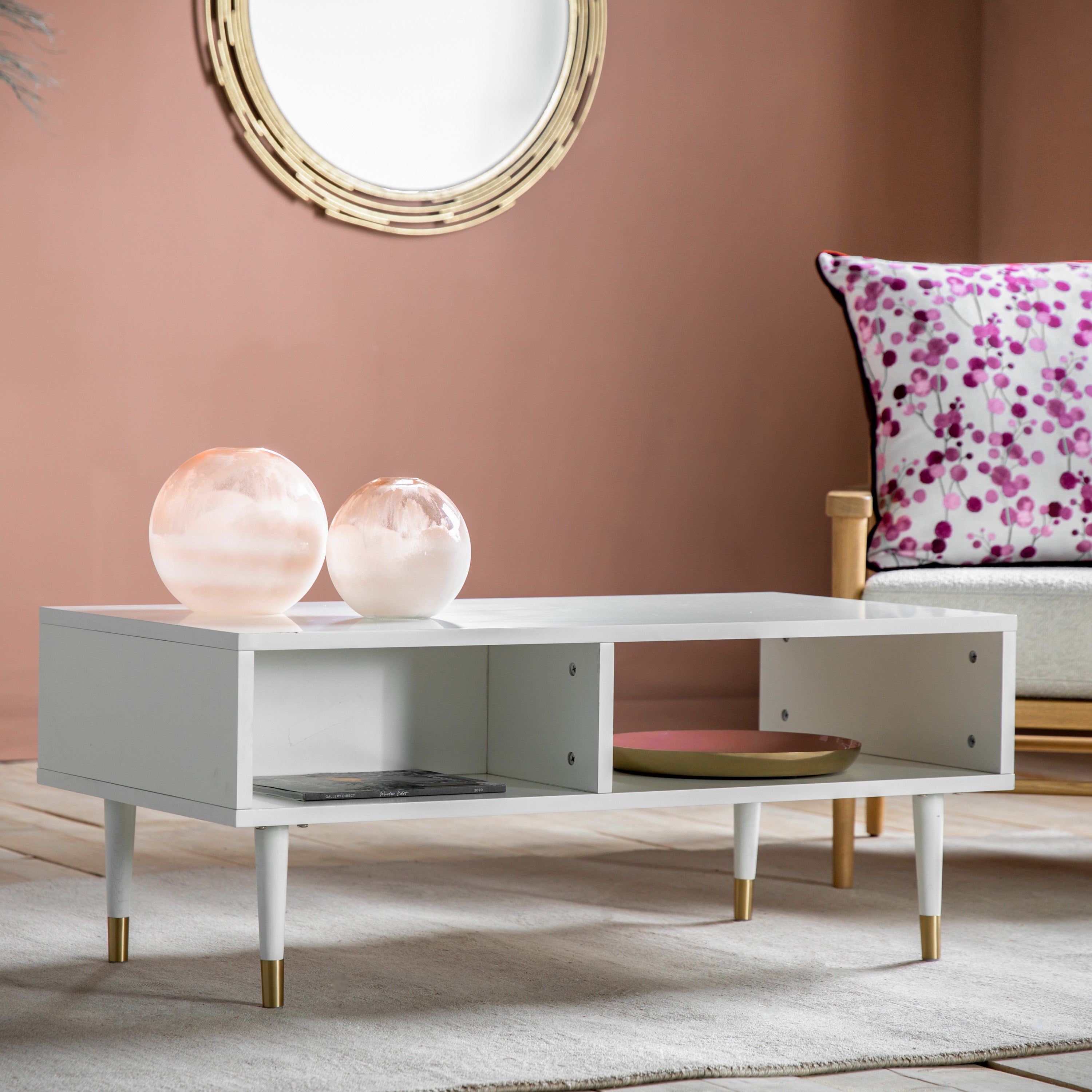 Amber Media Unit White lifestyle