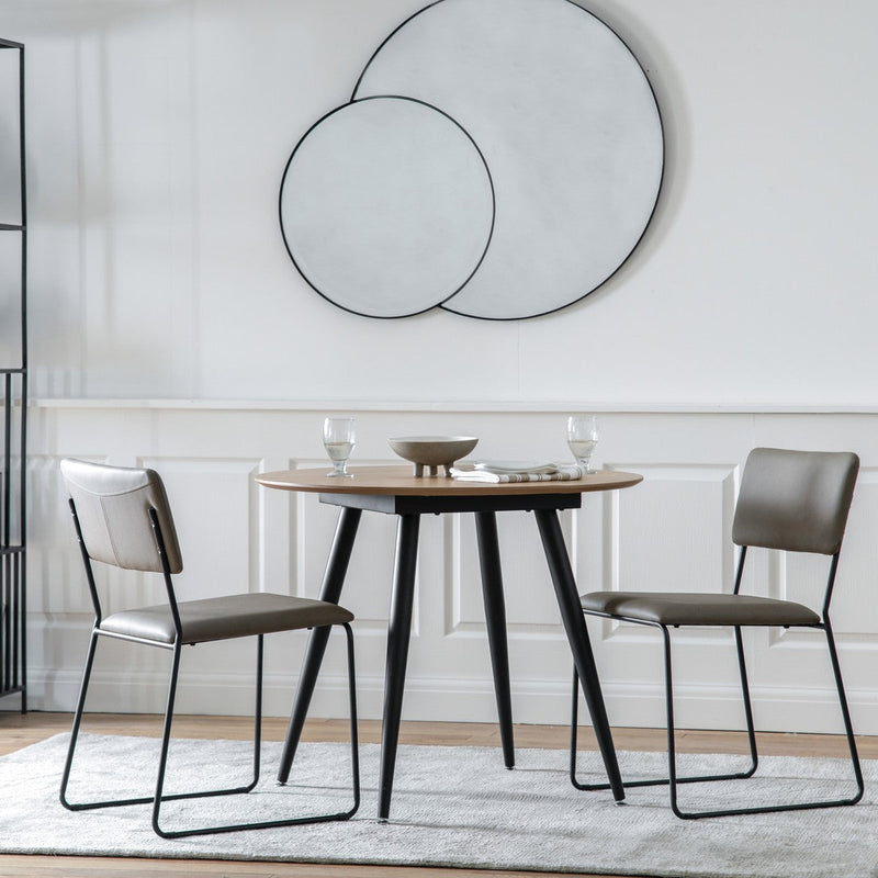 Hepplewhite Round Dining Table Oak lifestyle