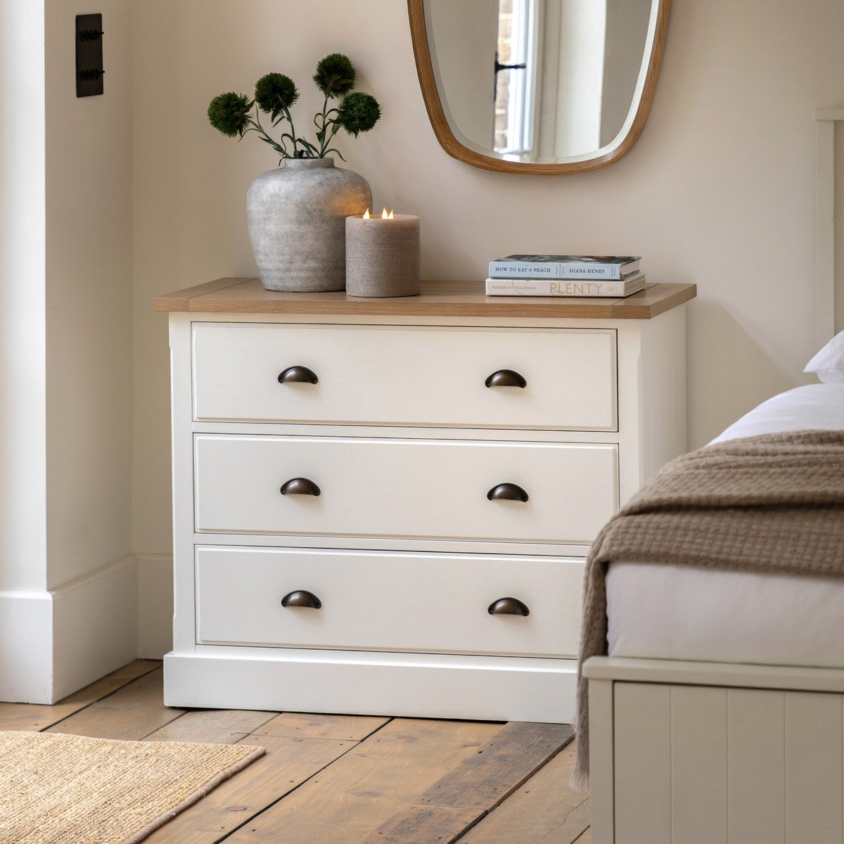 Belgravia Chest of Drawers Small lifestyle