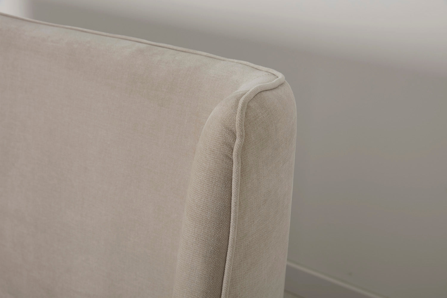 duke-king-bed-BED03-KNG-MCH-lifestyle