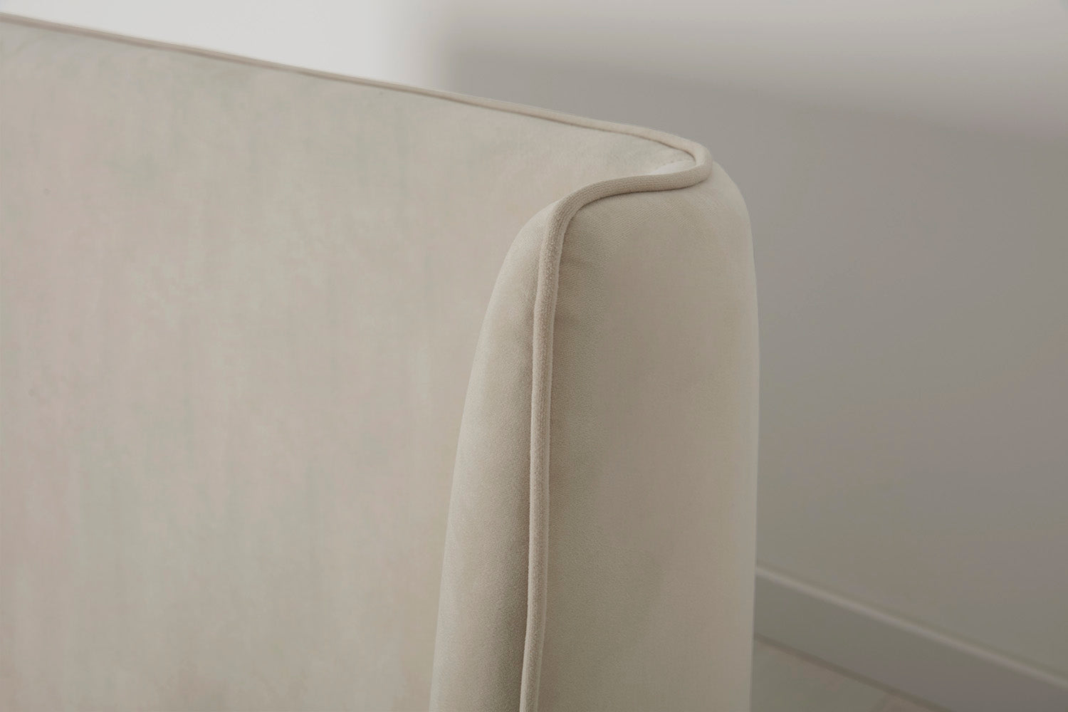 duke-king-bed-BED03-KNG-VBO-lifestyle