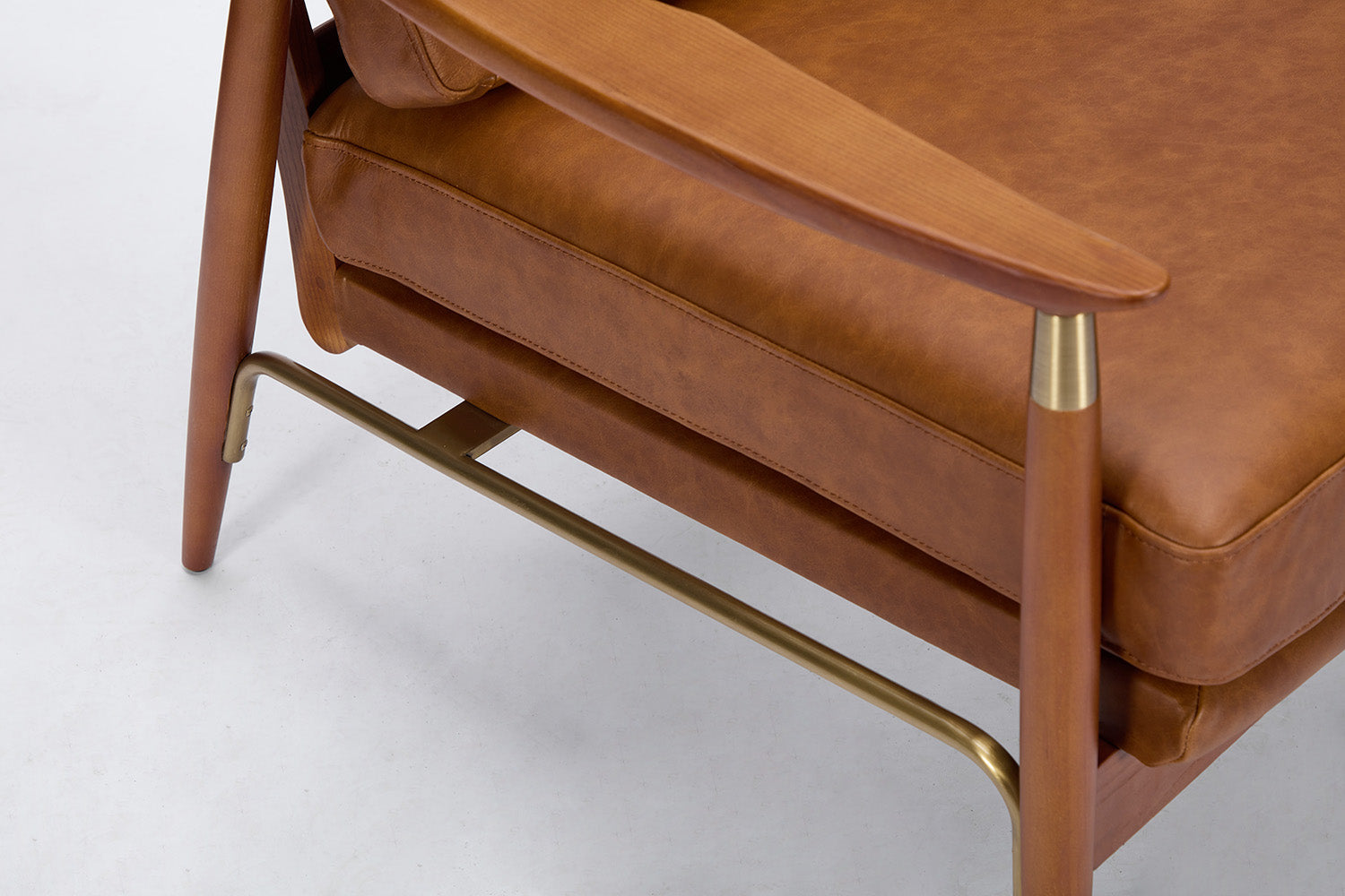 marlowe-accent-chair-CHAIR03-SML-RLM-lifestyle