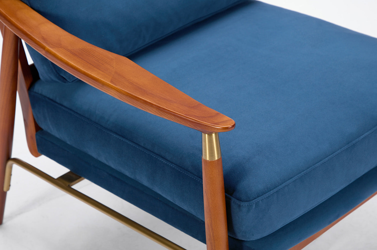 marlowe-accent-chair-CHAIR03-SML-VT-lifestyle