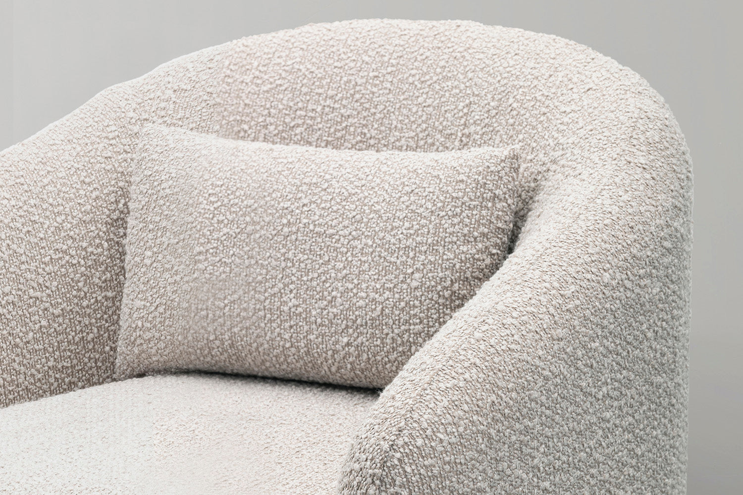 mancini-accent-chair-CHAIR05-LRG-OPU-lifestyle