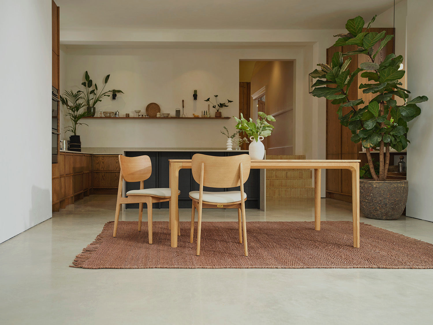 ray-dining-chair-DINC02-OAK-RLO-lifestyle