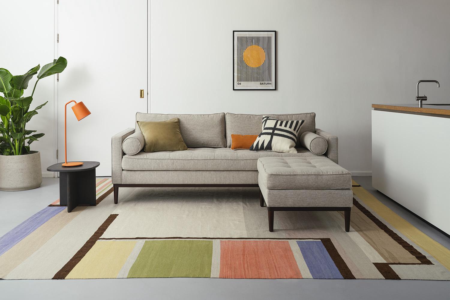 mies-3-seater-sofa-with-ottoman-MODEL02-CONF-04-LP-lifestyle